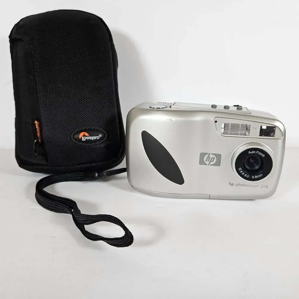HP PhotoSmart 318 Digital Camera 2.3MP Tested Working w/ Case & 64MB CF Card